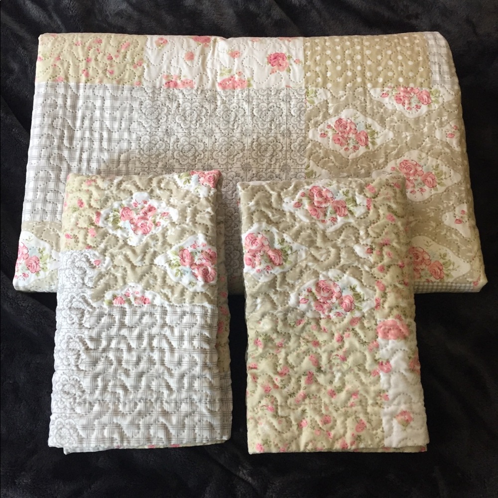 Beautiful quilt set